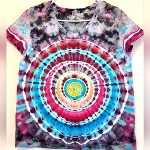 NEW custom tie dyed V-neck Women's T-shirt, size M.